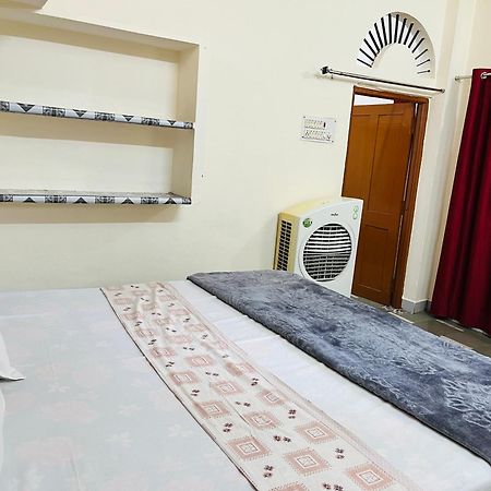 Tiwari G Home Stay Ujjain Luaran gambar
