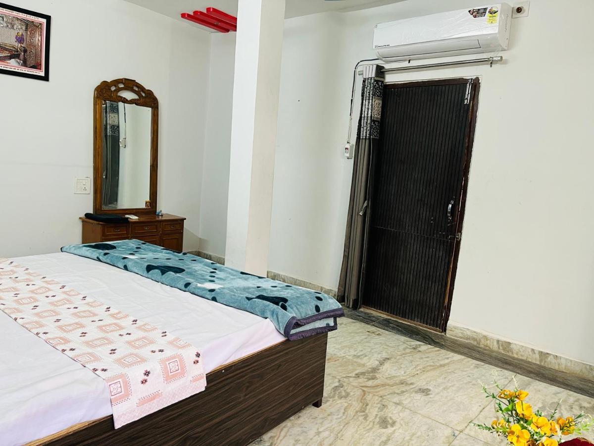 Tiwari G Home Stay Ujjain Luaran gambar