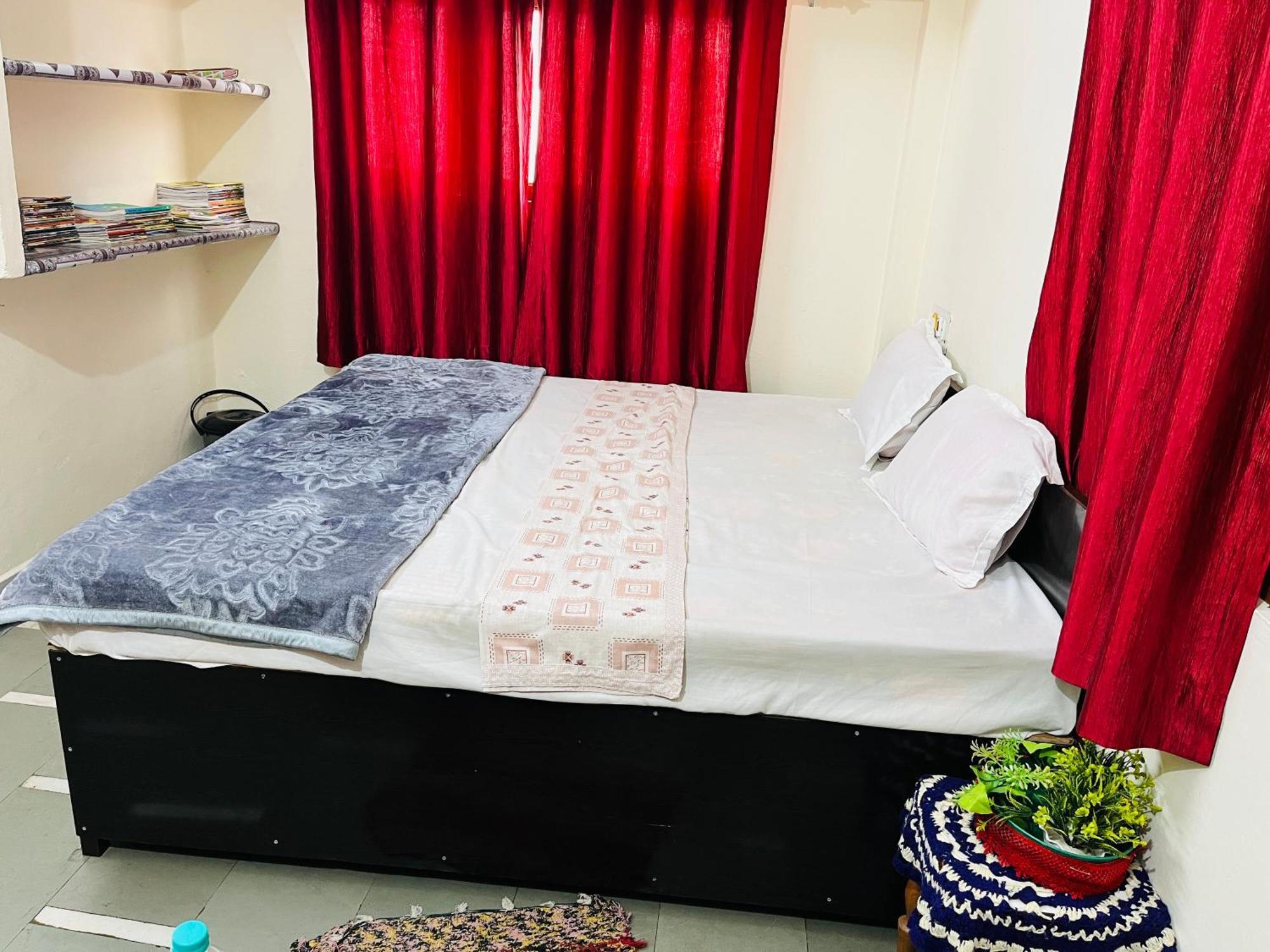 Tiwari G Home Stay Ujjain Luaran gambar
