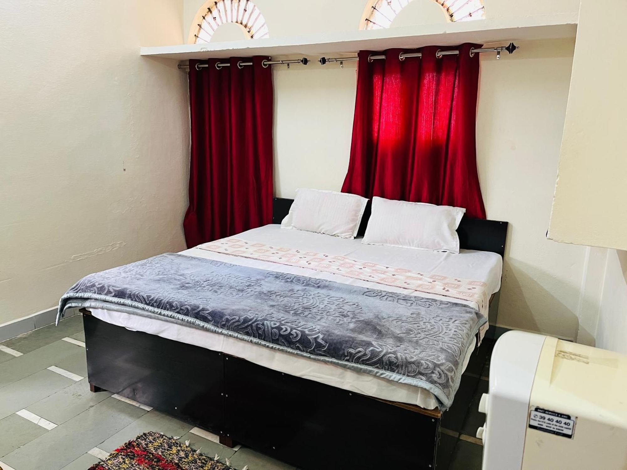 Tiwari G Home Stay Ujjain Luaran gambar