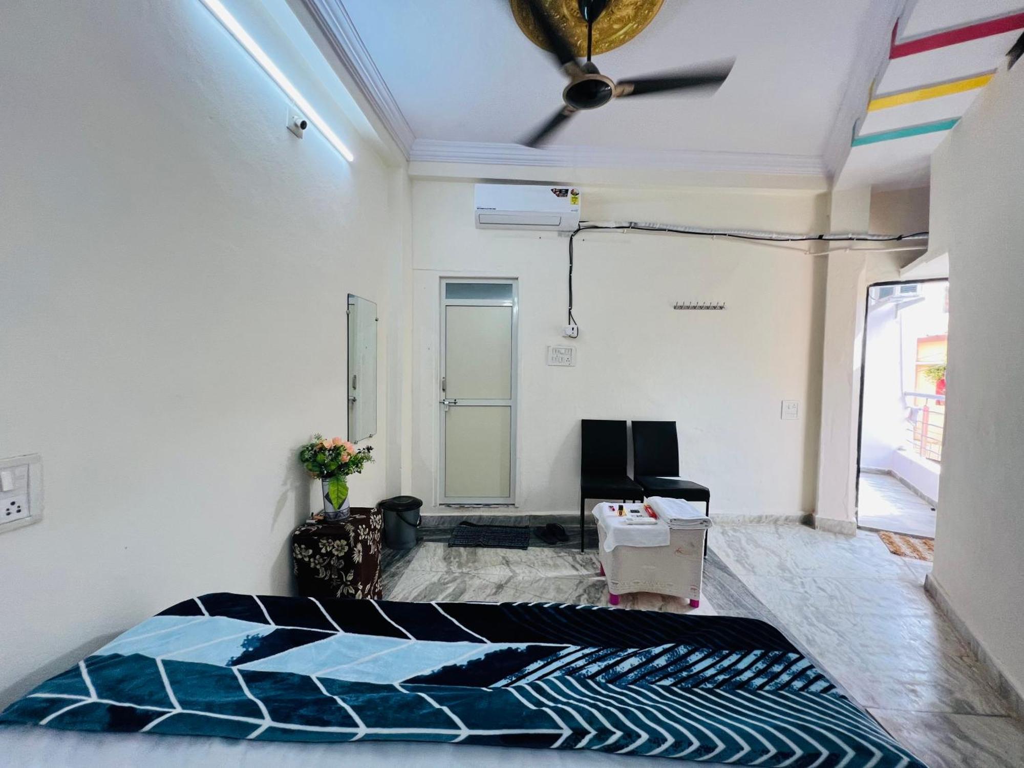 Tiwari G Home Stay Ujjain Luaran gambar