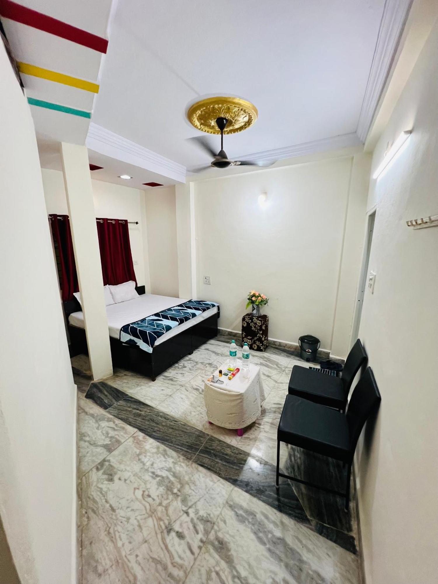 Tiwari G Home Stay Ujjain Luaran gambar